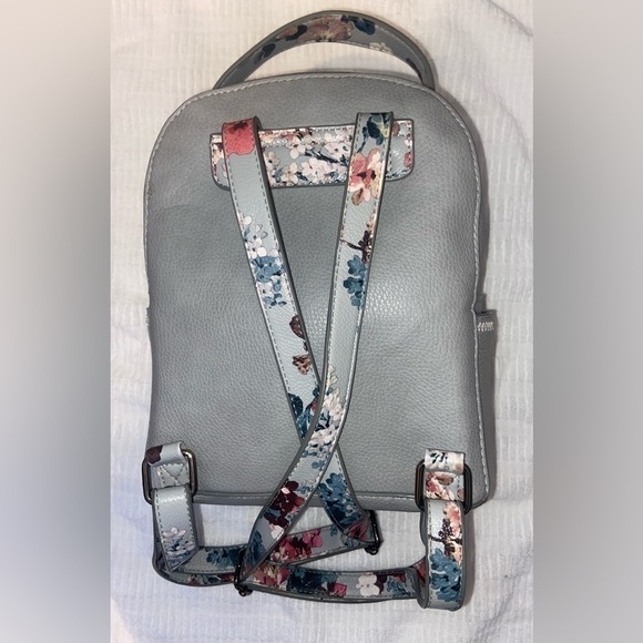Women’s CELINE DION light‎ gray floral backpack - Picture 8 of 16